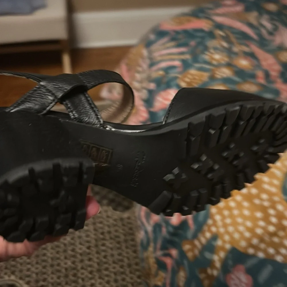 So cute worn once - Picture 4 of 4